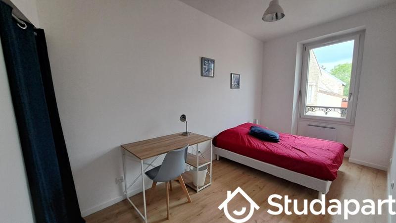 Chambre - 11 m² - 1 pièce