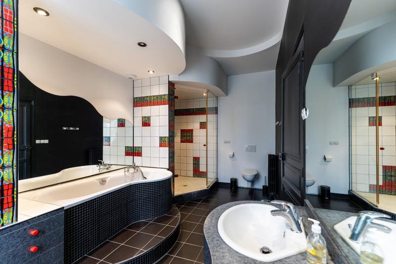 Maison - 328 m² - 15 pièces