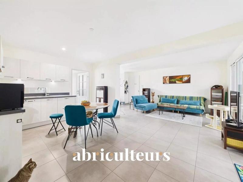 Appartement - 70 m² - 3 pièces