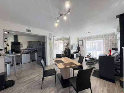 Maison - 96 m² - 3 pièces