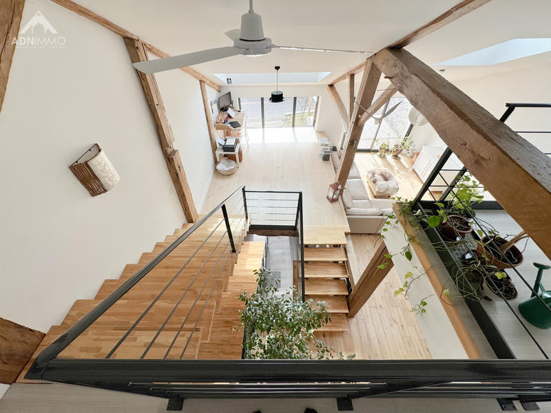 Maison - 240 m² - 8 pièces