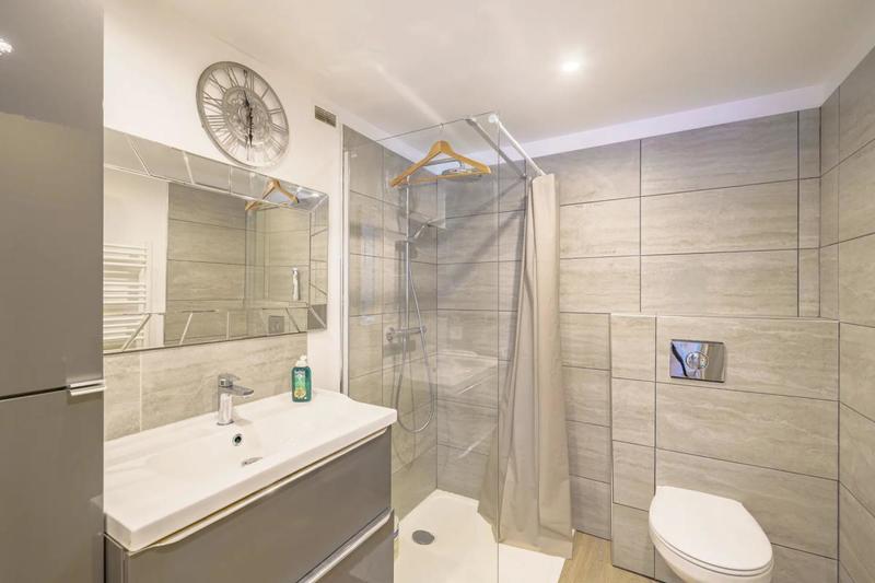 Maison - 350 m² - 6 pièces