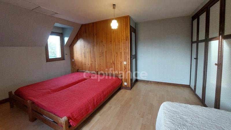 Maison - 230 m² - 12 pièces