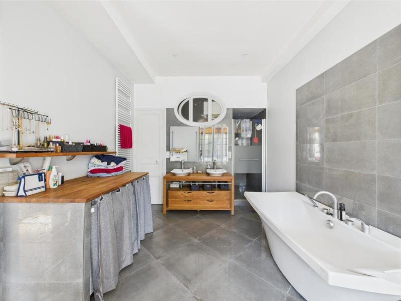 Appartement bourgeois - 193 m² - 4 pièces