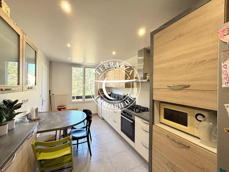 Duplex - 199 m² - 9 pièces