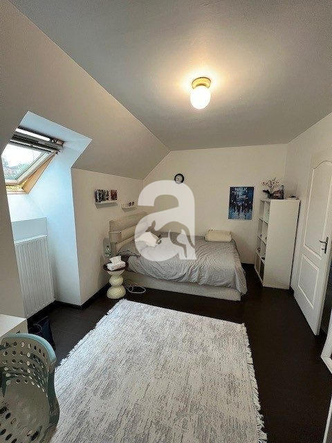 Maison traditionnelle - 132 m² - 9 pièces