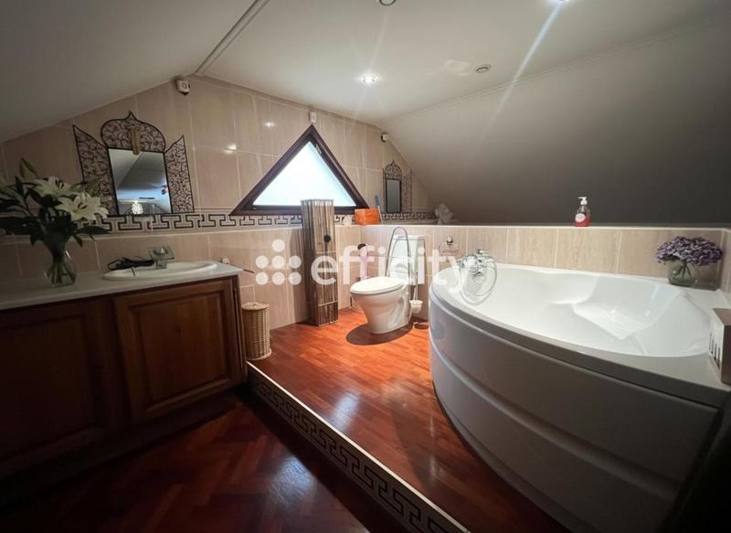 Maison - 166 m² - 5 pièces