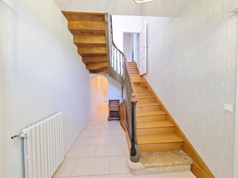 Maison - 292 m² - 14 pièces