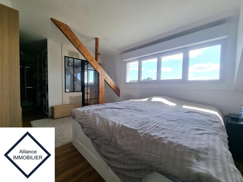 Maison - 177 m² - 7 pièces