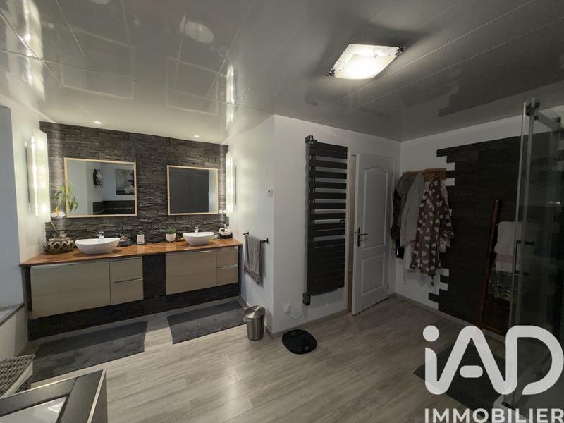 Maison de village - 263 m² - 8 pièces