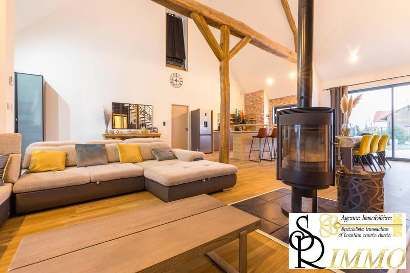 Maison - 201 m² - 7 pièces