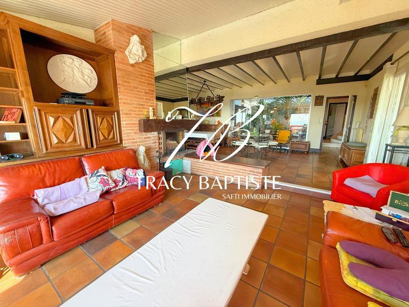 Maison - 334 m² - 9 pièces