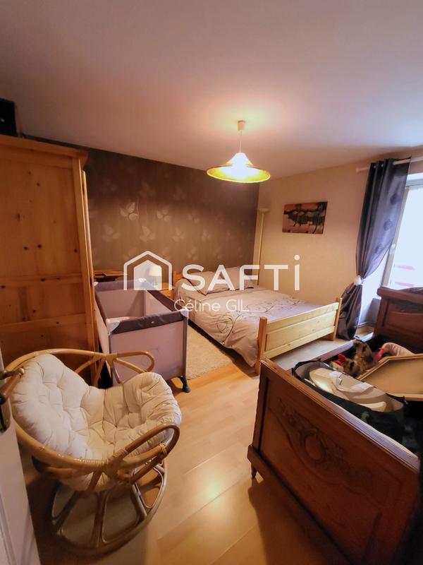 Maison - 228 m² - 10 pièces