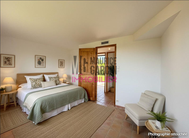 Maison - 202 m² - 7 pièces