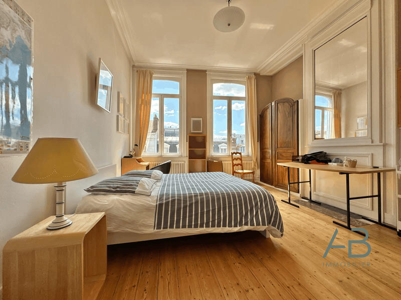 Maison ancienne - 289 m² - 10 pièces