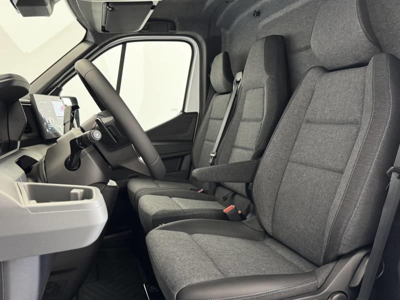 Nissan Interstar Fourgon 3t5 L2h2 2.0 Dci 150 Bva Tekna