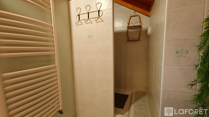 Maison - 166 m² - 8 pièces