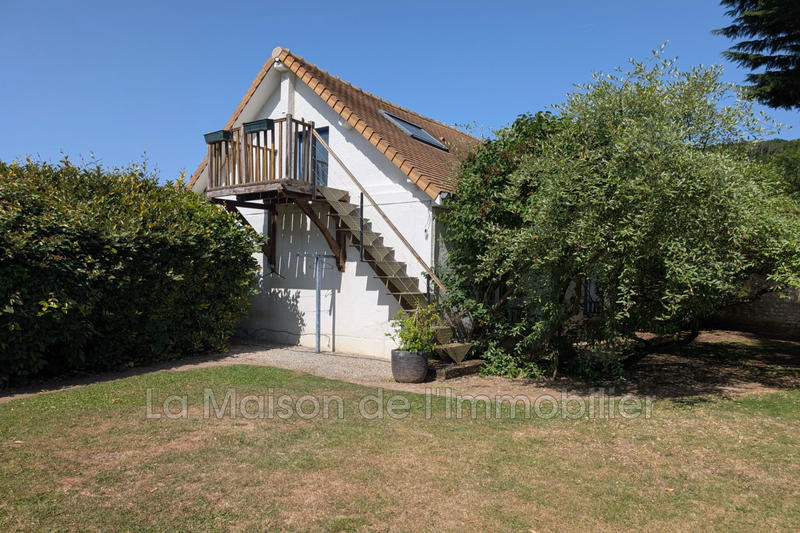 Maison - 220 m² - 9 pièces