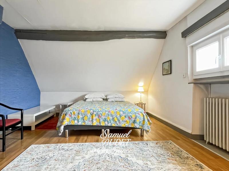 Maison - 230 m² - 7 pièces