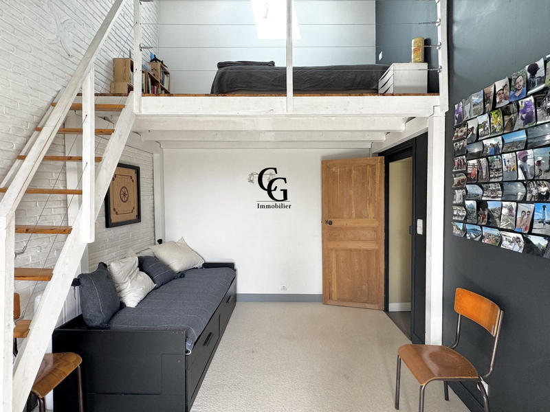 Maison - 246 m² - 8 pièces