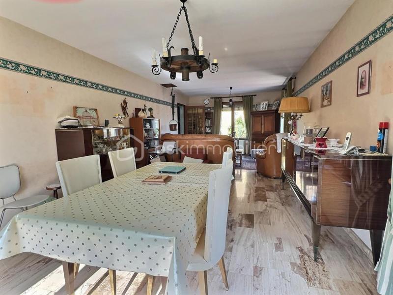 Maison - 176 m² - 8 pièces