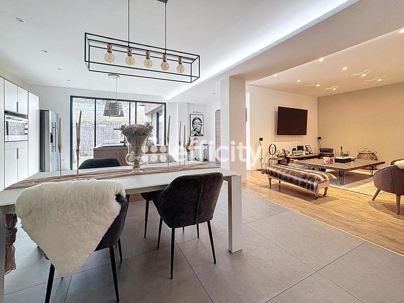 Appartement - 110 m² - 2 pièces