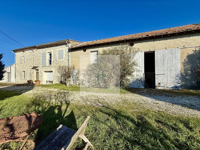 Maison - 257 m² - 8 pièces
