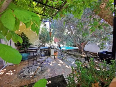 Maison traditionnelle - 143 m² - 6 pièces