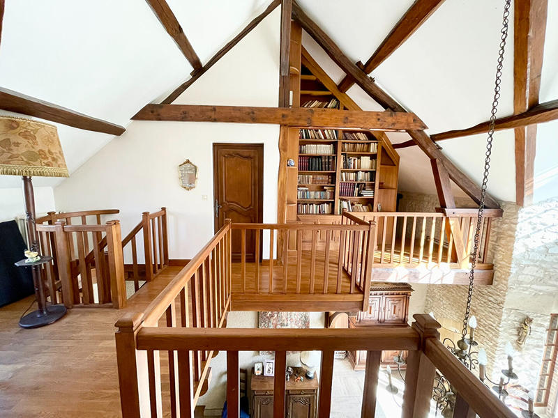 Demeure - 236 m² - 11 pièces