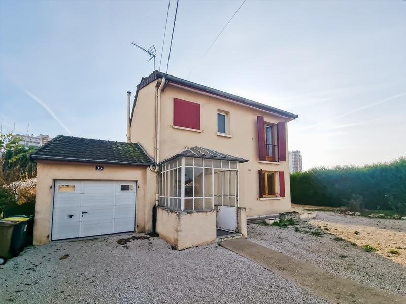 Maison - 93 m² - 5 pièces