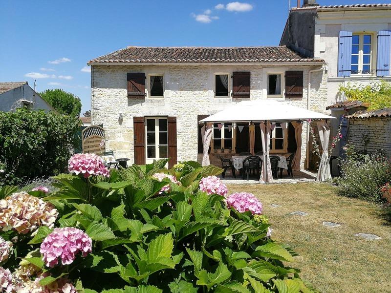 Maison en pierre - 280 m² - 11 pièces