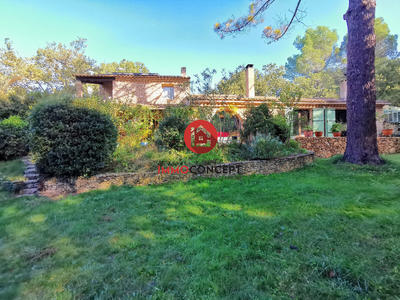 Mas - 268 m² - 9 pièces