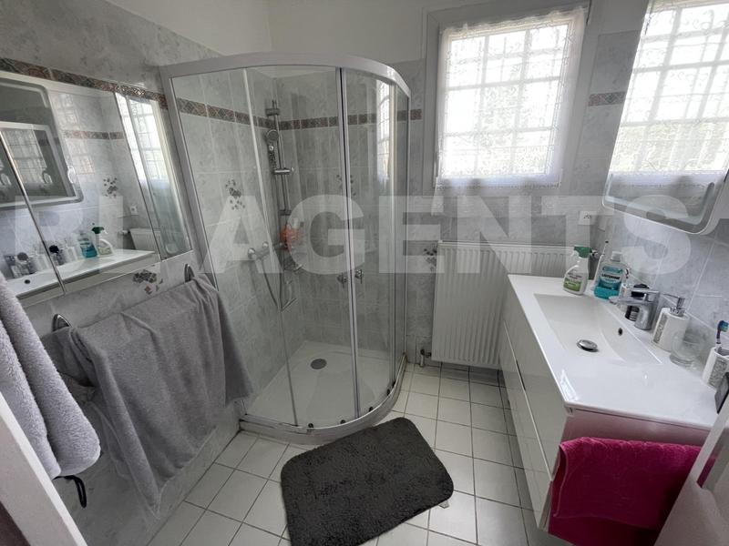 Propriété - 200 m² - 7 pièces