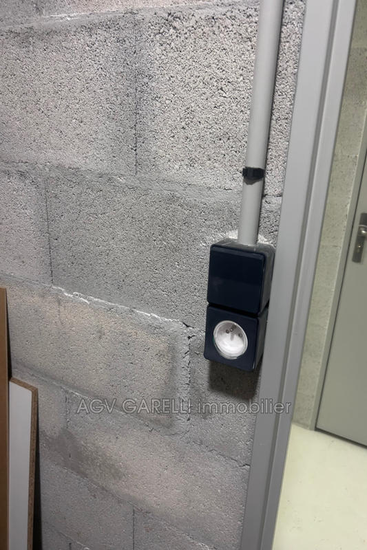 Parking / Garage - 2 m²