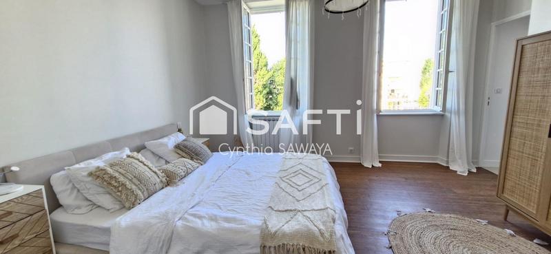 Maison - 241 m² - 7 pièces