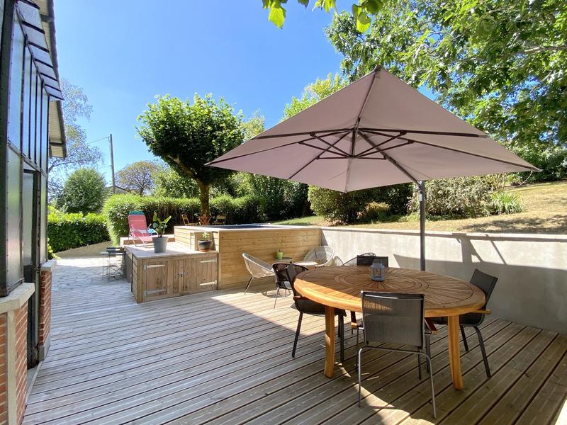 Maison - 206 m² - 9 pièces