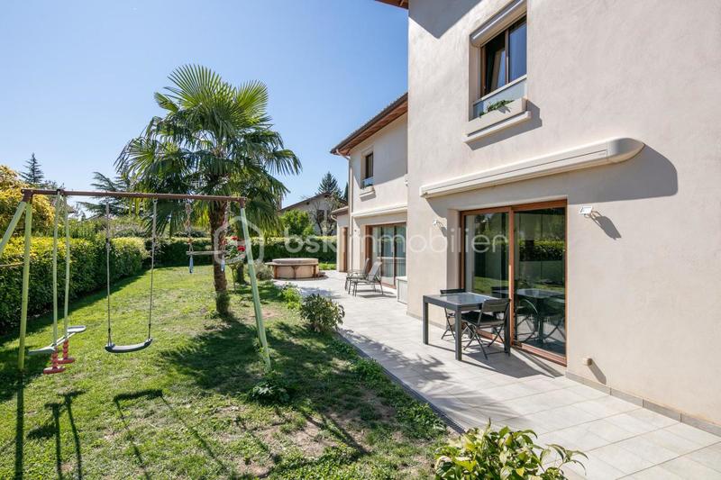 Maison - 221 m² - 9 pièces