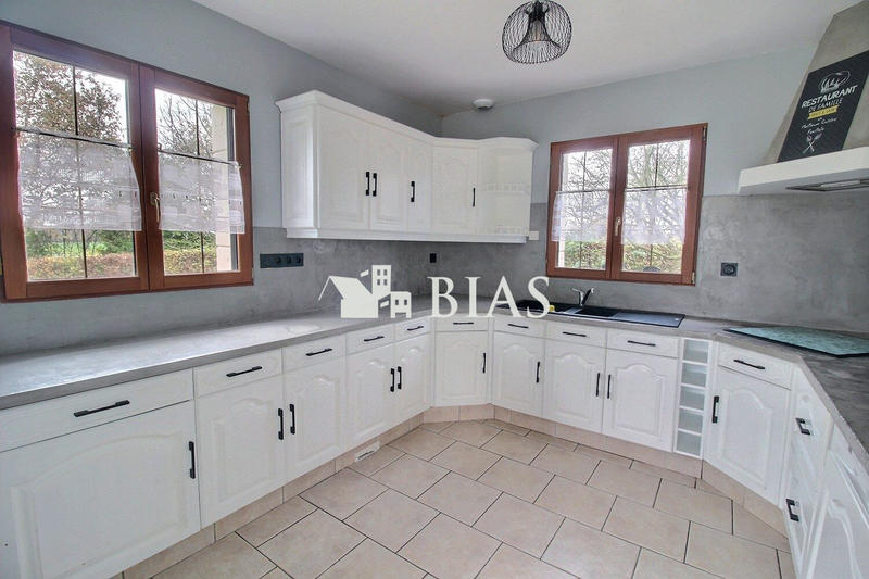 Maison - 165 m² - 8 pièces