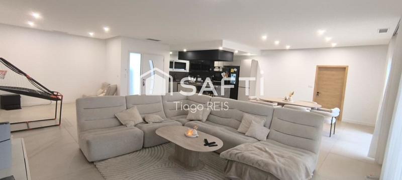 Maison - 182 m² - 7 pièces