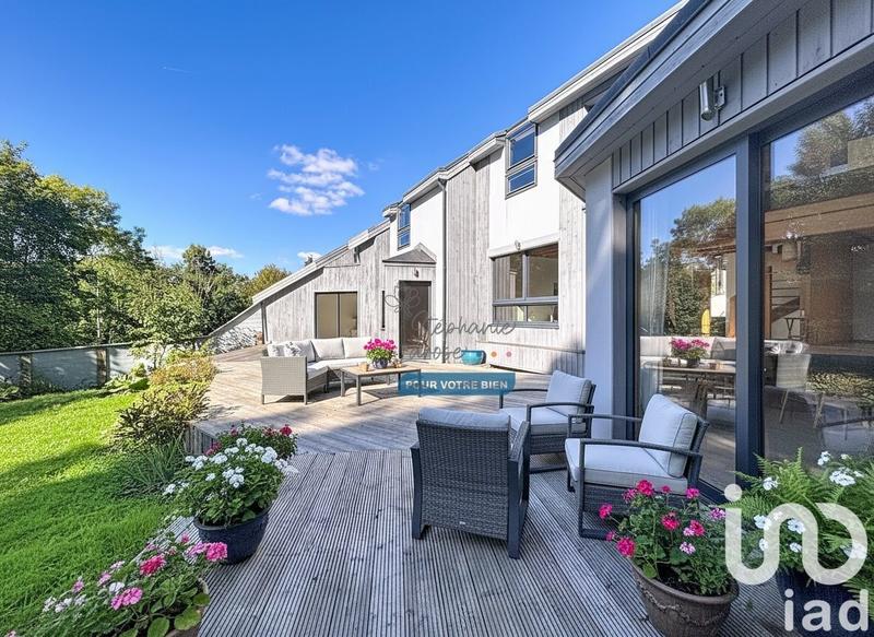 Maison de maîtres - 251 m² - 9 pièces