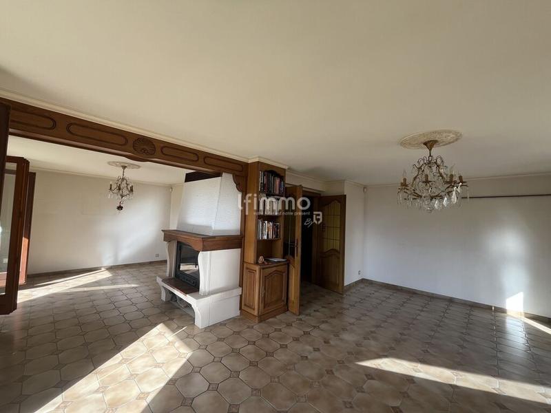 Château - 137 m² - 5 pièces