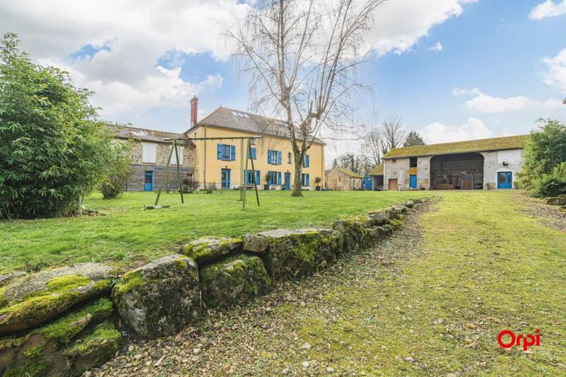 Propriété - 320 m² - 6 pièces