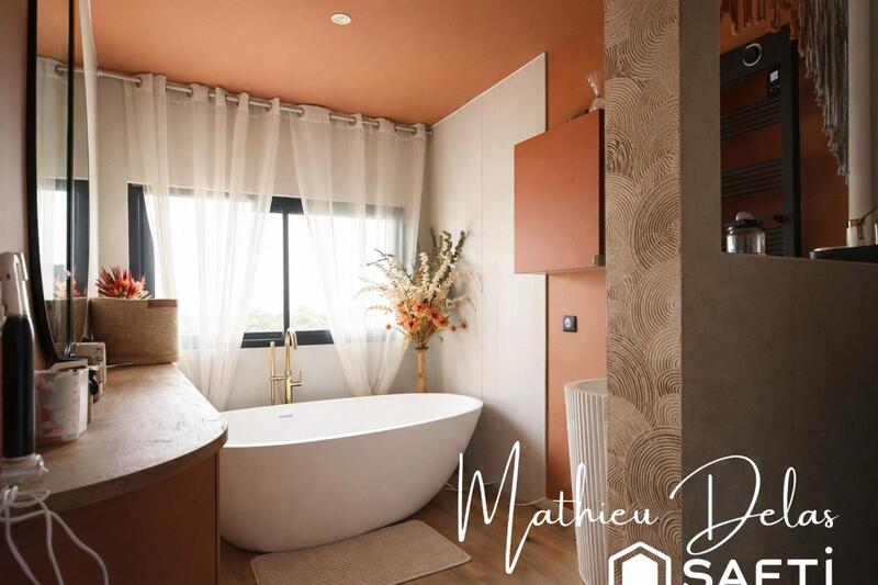 Villa - 293 m² - 6 pièces