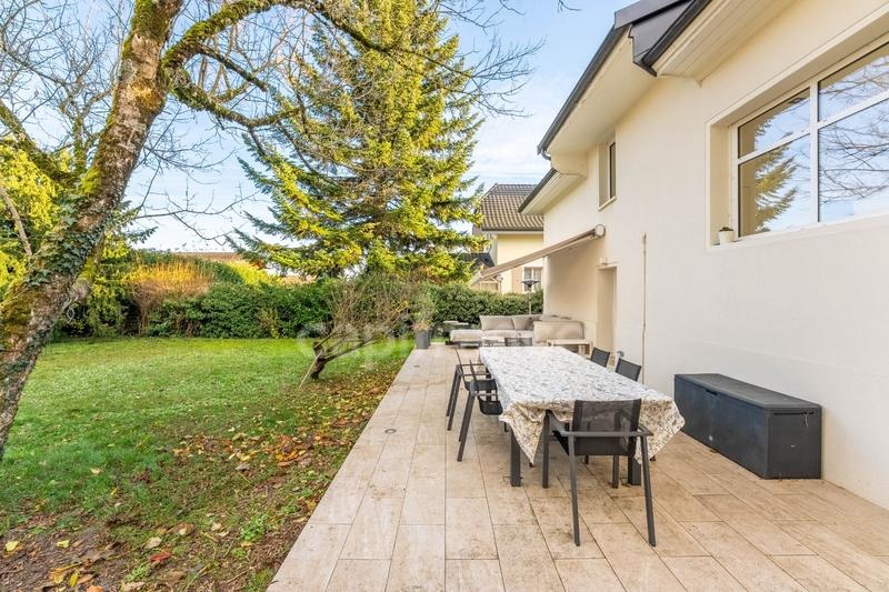 Maison - 207 m² - 6 pièces