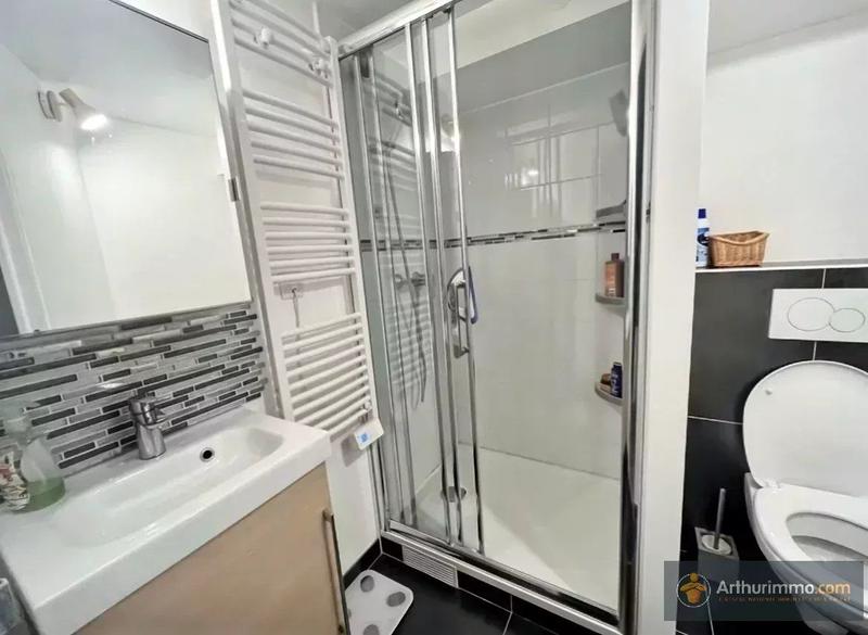 Maison - 220 m² - 9 pièces