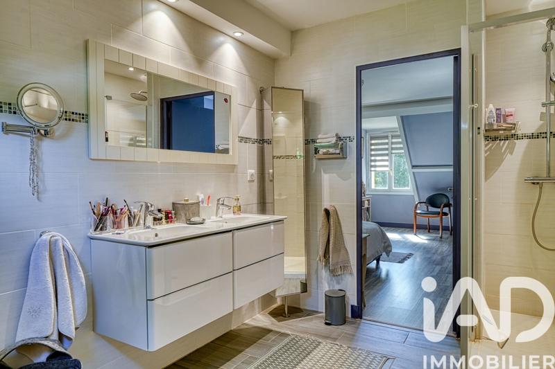 Maison - 180 m² - 6 pièces