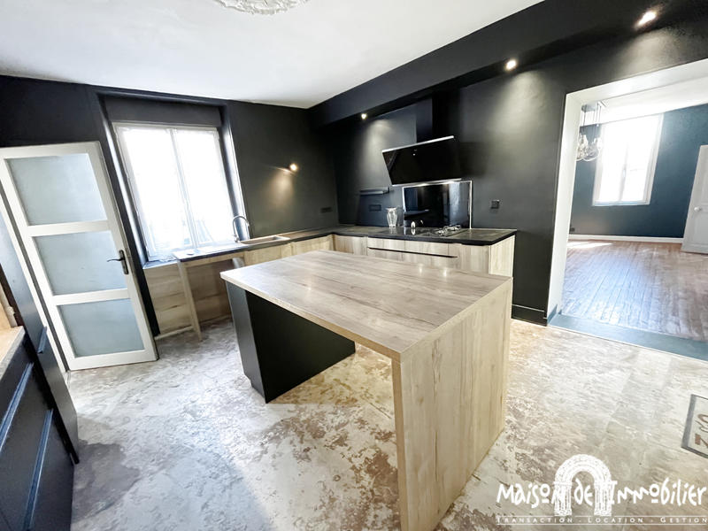 Maison - 200 m² - 6 pièces