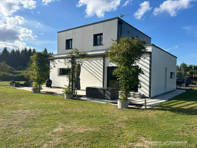 Maison - 167 m² - 6 pièces