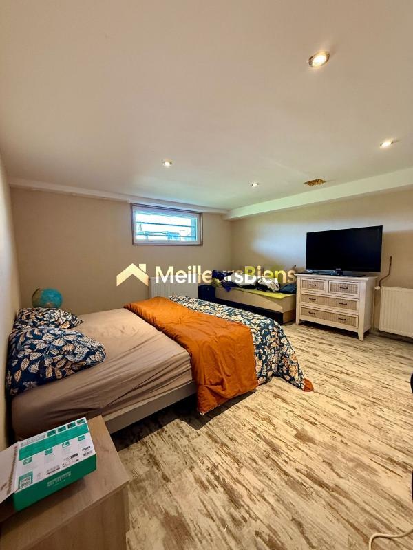 Maison - 180 m² - 7 pièces