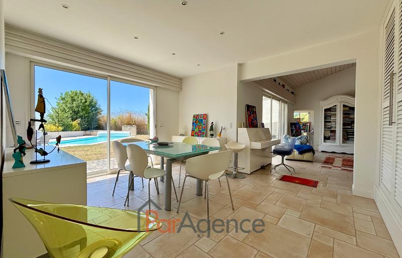 Maison - 204 m² - 5 pièces